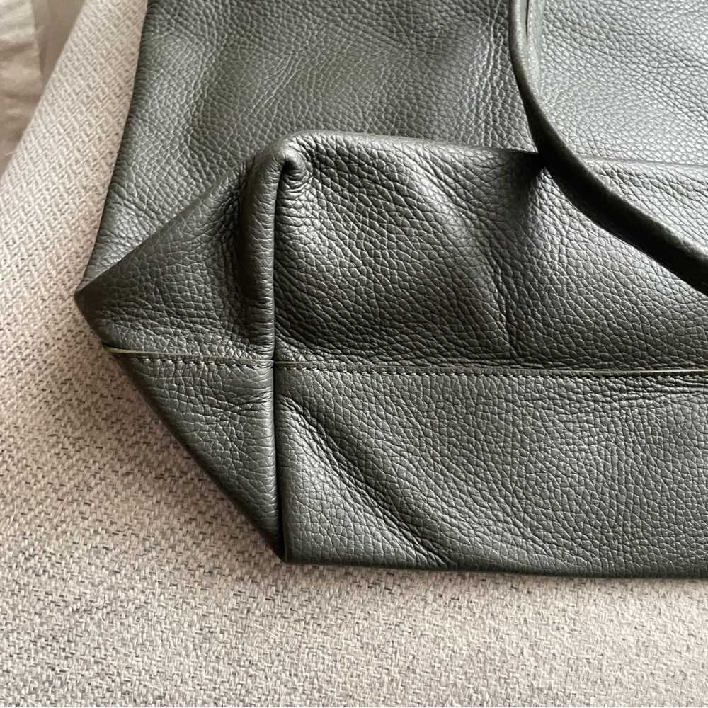 Cuyana Dark Green Classic Easy Tote - Leather - Picture 8 of 9